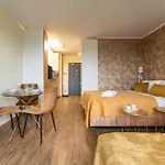 Mostek Riverside Modern By Bookinghost *
