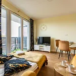 Mostek Riverside Modern By Bookinghost شقة *