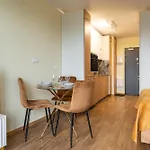 Mostek Riverside Modern By Bookinghost Apartman Gdańsk